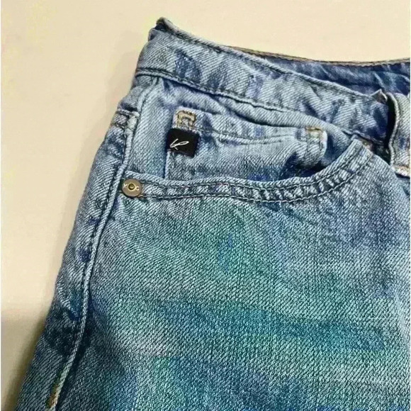 Mom Jeans - Picture 10 of 12